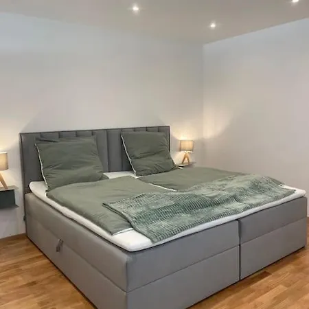 1,5-zimmer, Ausgestattet, 4 Pers, Souterrain, Self Check-in, Parkplatz, Netflix & Amazon Prime