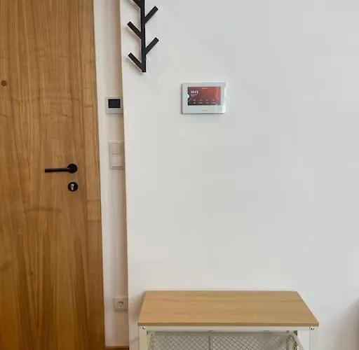 Apartamento 1,5-zimmer, Ausgestattet, 4 Pers, Souterrain, Self Check-in, Parkplatz, Netflix & Amazon Prime *