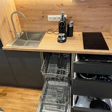 1,5-zimmer, Ausgestattet, 4 Pers, Souterrain, Self Check-in, Parkplatz, Netflix & Amazon Prime Daire *