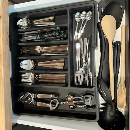 1,5-zimmer, Ausgestattet, 4 Pers, Souterrain, Self Check-in, Parkplatz, Netflix&amazon Prime