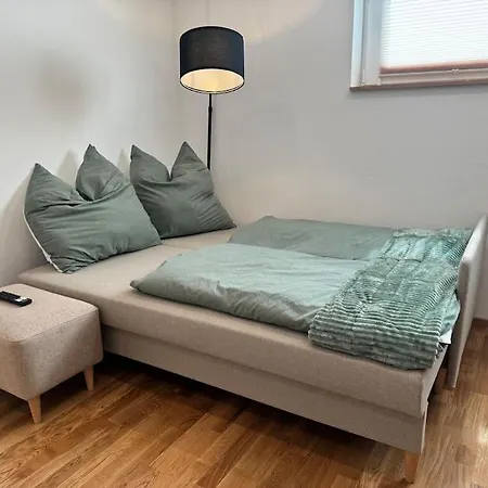 דירה 1,5-zimmer, Ausgestattet, 4 Pers, Souterrain, Self Check-in, Parkplatz, Netflix & Amazon Prime *