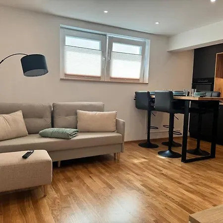 Apartment 1,5-zimmer, Ausgestattet, 4 Pers, Souterrain